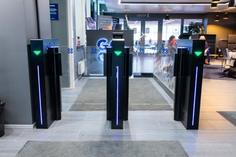 GT-60 speed gate — GOGO City — RFID reader detail