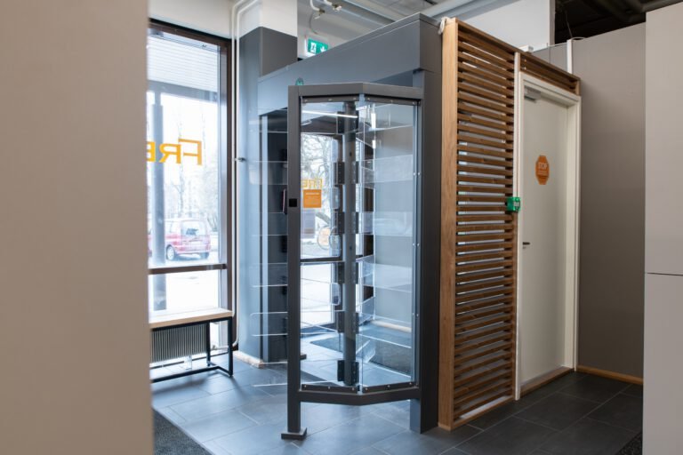 Full-Height Turnstile GT5 — three rotor sectors, 1.9 m frame, AISI 304, IP54, fail-safe fire-alarm release