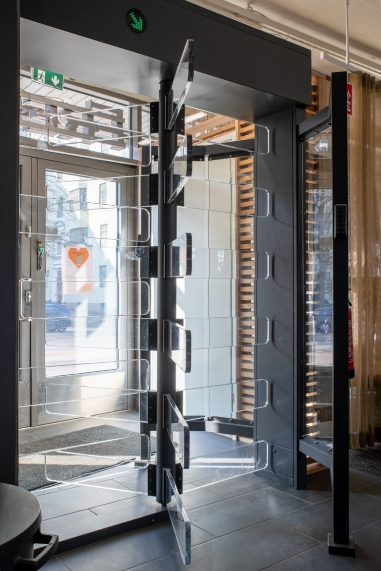 GT5 full-height turnstile — Fressi Urheilukatu — frame and finish