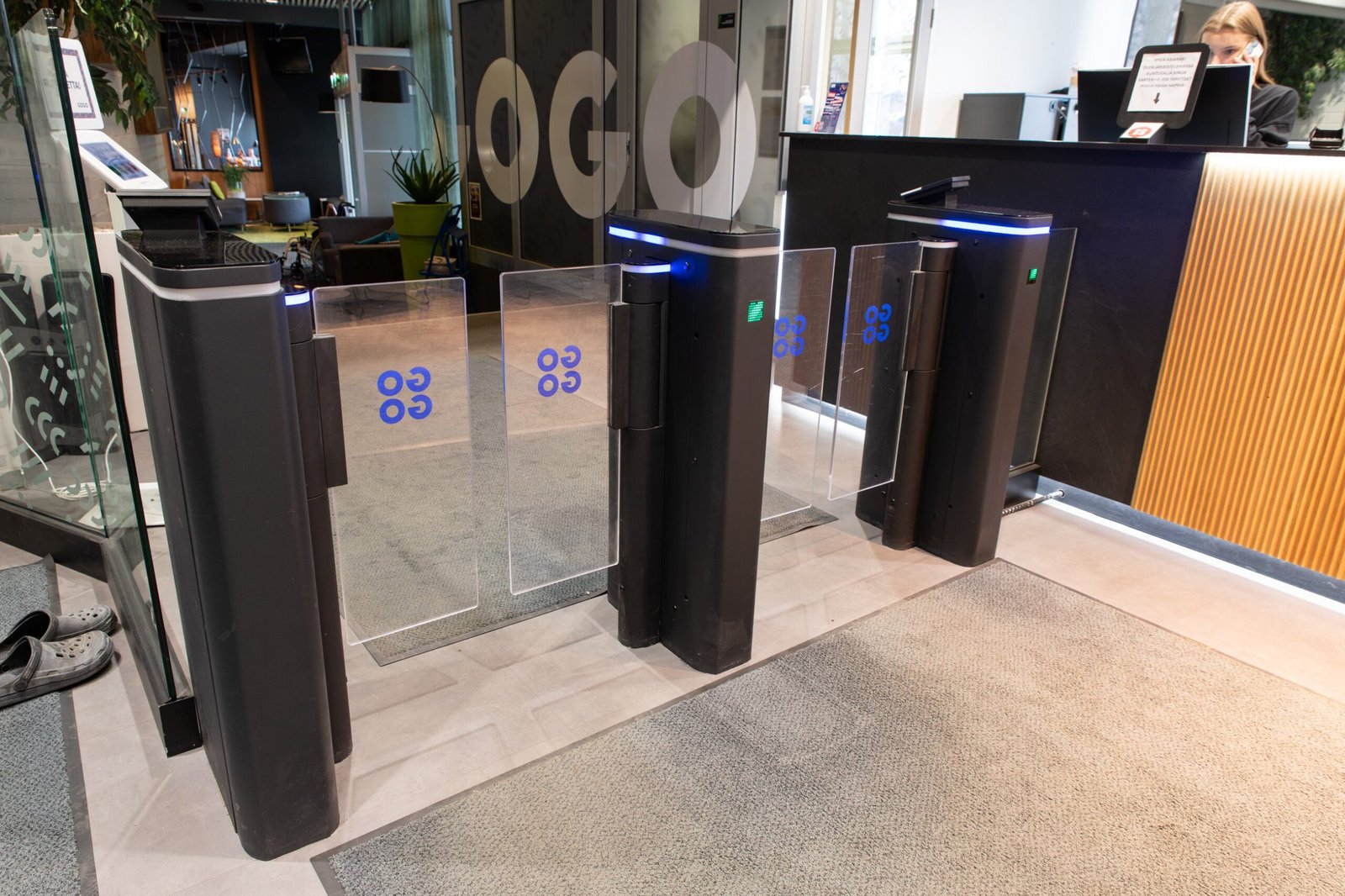 Speed Gate GT-60 in operation — open API integration with smart equipment